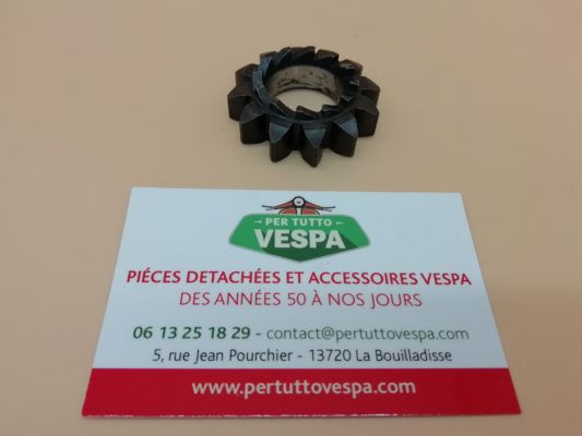 Pignon lanceur de kick (engrenage)  pour Vespa 125 / 150 / 200 Px  / T5 / Cosa / 180 / 200 Rally  12 dents / 12 encoches / Di 20.5