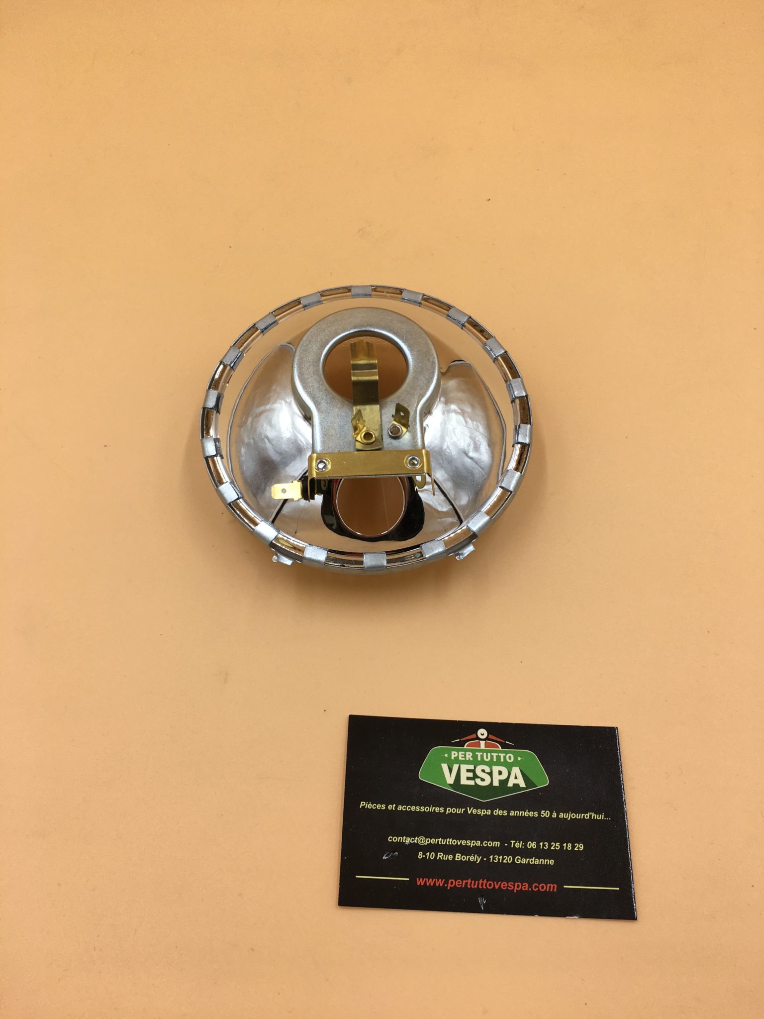 Achetez des phares fidèles à l'original pour Vespa chez l'expert