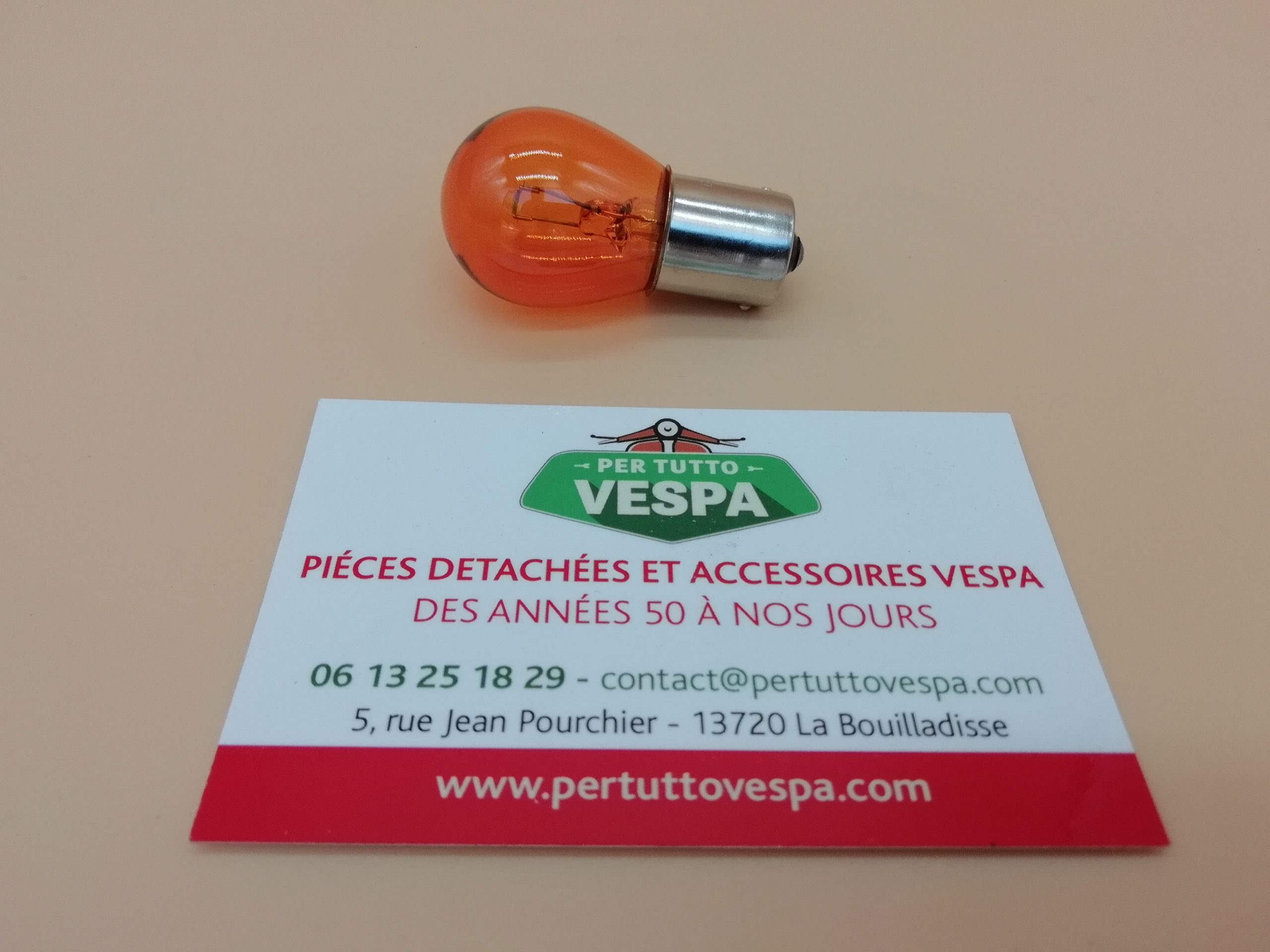 Ampoule clignotant orange 12v 21w BAX9S Ergots décalés - Pièces Electrique  sur La Bécanerie