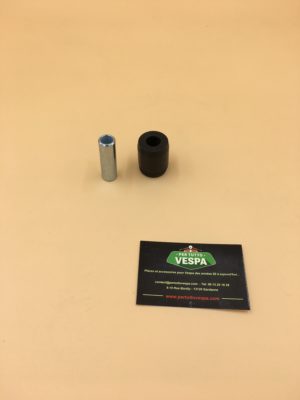 Silent bloc (amortisseur arrière/support moteur) vendu avec le tube en acier (D 9mm x 48mm) - pour vespa. 50 / Primavera / ET3 / PX avant 84 / GTR / Rally /Sprint / GT / TS / Super ...