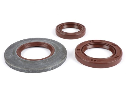 Kit joints spi pour moteur -BGM PRO, FKM/Viton® (résistant à E10)- Vespa PX Lusso (1984-1993) - PX80, PX125, PX150, PX200, T5 125cc, Cosa - joint spi roue arrière 30x47x6mm (externe)