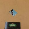 Logo / Badge / insigne de tablier (calandre) Taille 36x46mm en alu adhésif pour vespa VNB1T >6T – VNC1T – VBC1T