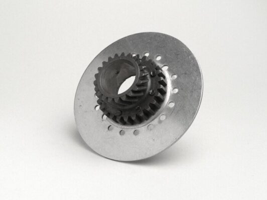 Engrenage primaire / plateau d'embrayage -QUALITÉ OEM, Pour embrayage de Vespa type 7 ressorts / pour pignon élastique d‘origine de 67/68 dents (dents hélicoïdales) - 23 dents