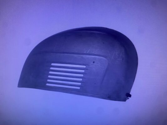 Aile droite coté moteur -QUALITE PREMIUM- Pour Vespa Sprint150 (VLB1T), GT125 (VNL2T), GTR125 (VNL2T) - métal embouti